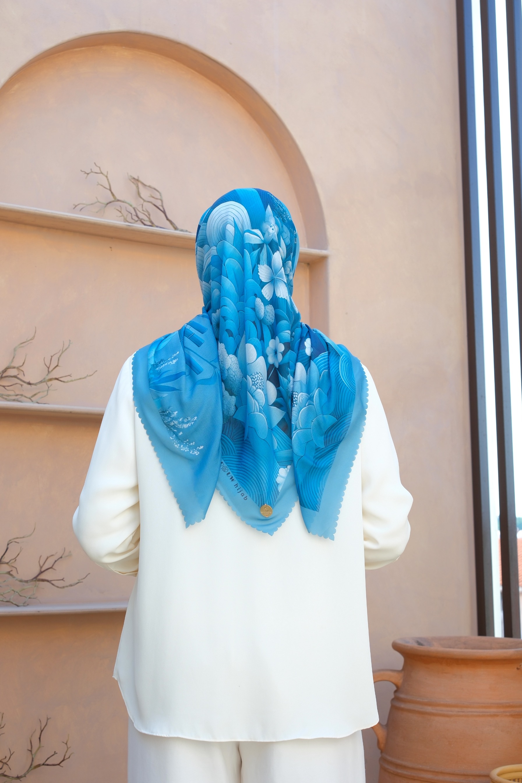 Square Hijab NIWA 110x110 in Nezu