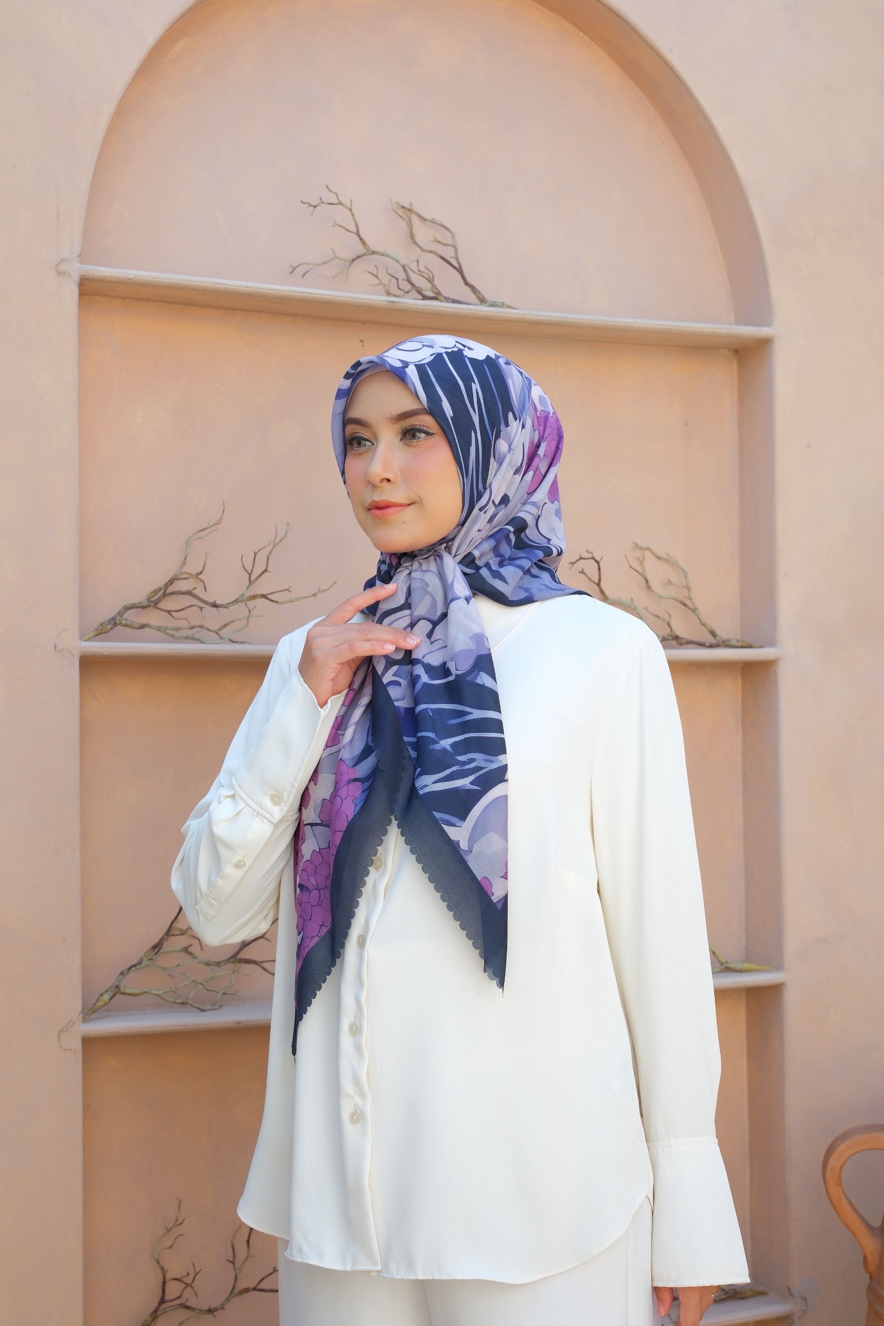 Square Hijab OCEAN 110x110 in Soot