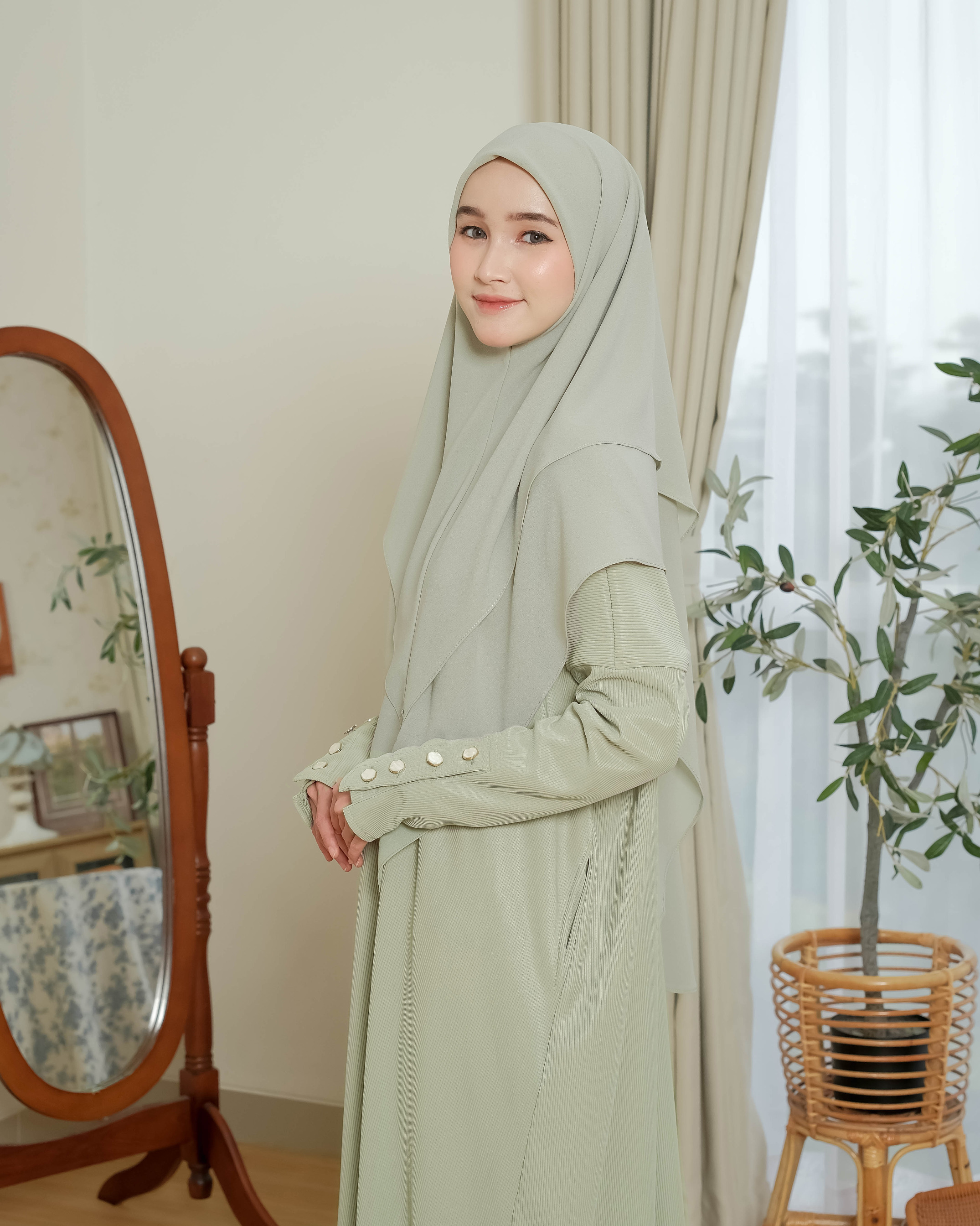 Kayla Khimar STANDAR