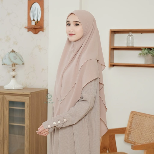 Image of Kayla Khimar STANDAR