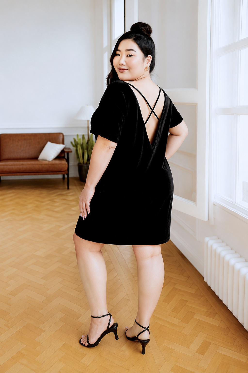 VELVET BACKLESS DRESS (BLACK ONLY)