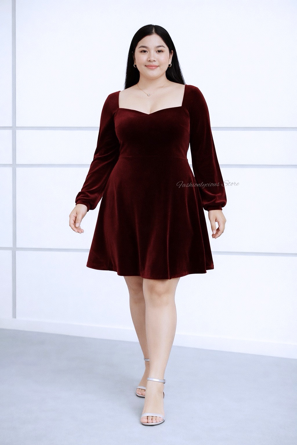 FULL VELVETY SHORT DRESS