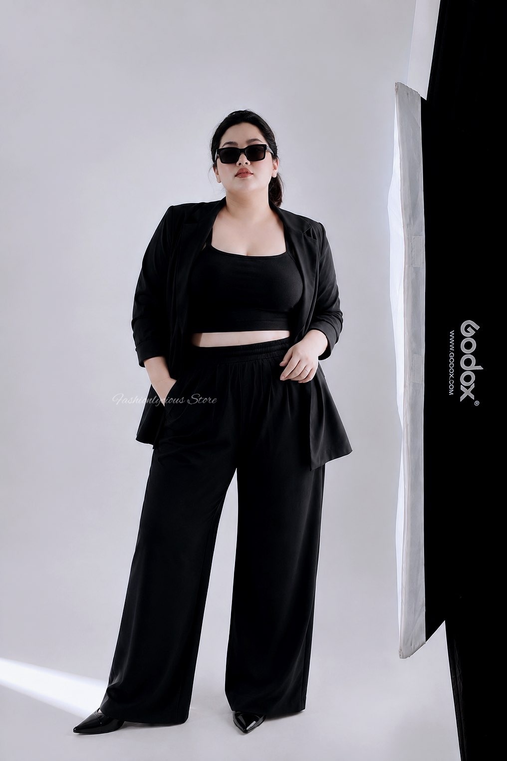 BACKLESS BLAZER