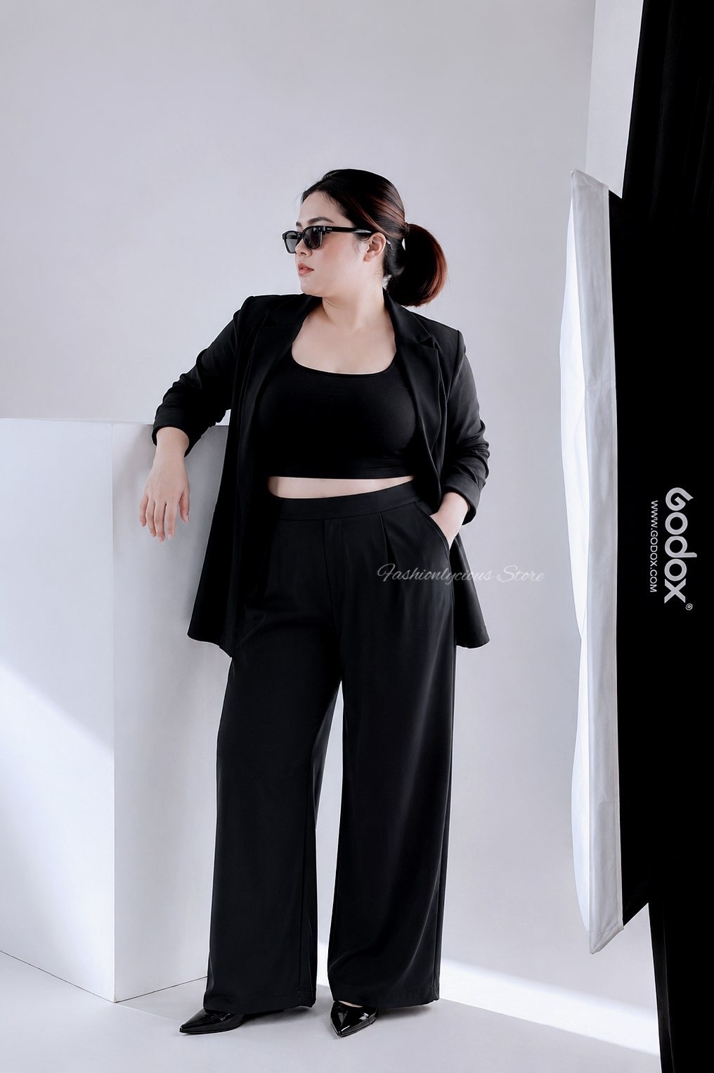 BACKLESS BLAZER