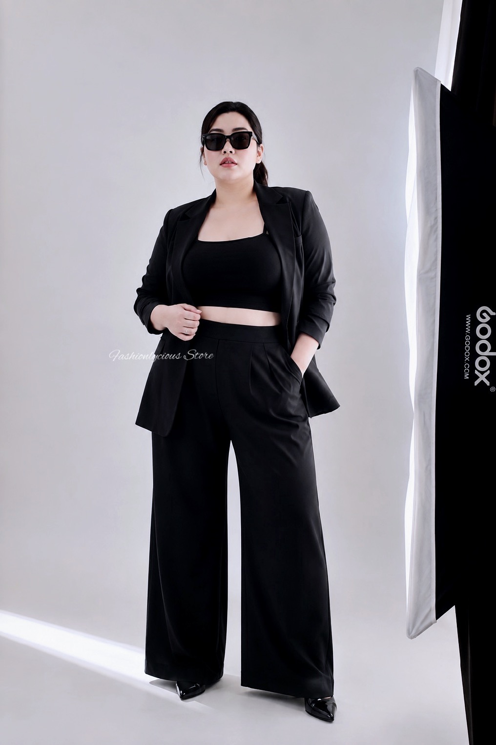 BACKLESS BLAZER