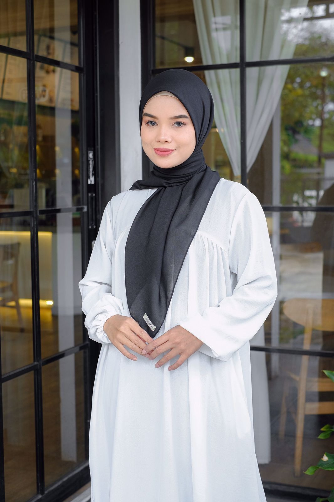 Kineka Paris ( Black)