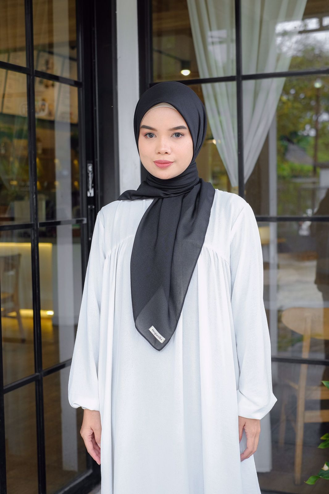 Kineka Paris ( Black)