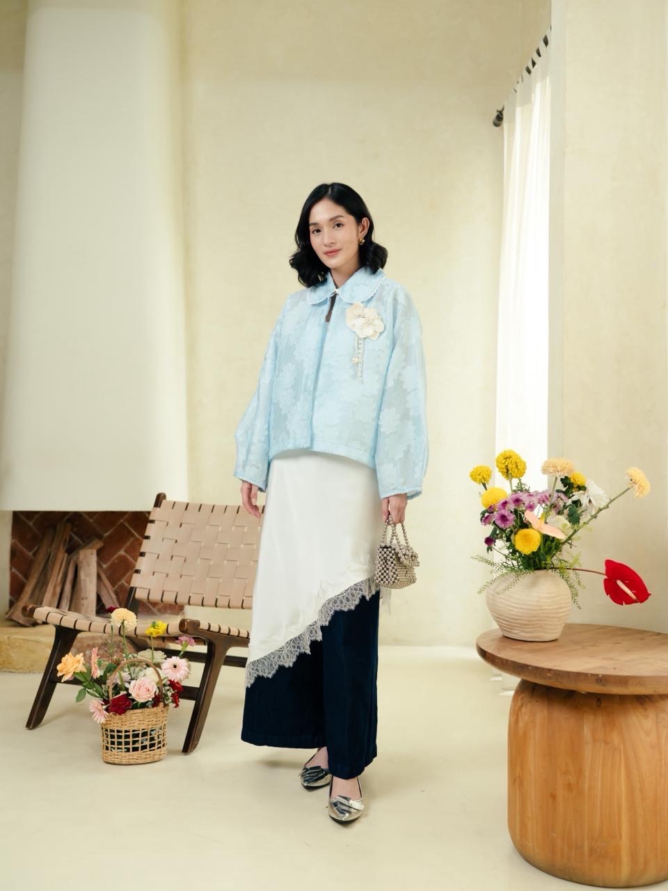 Aruna Outer