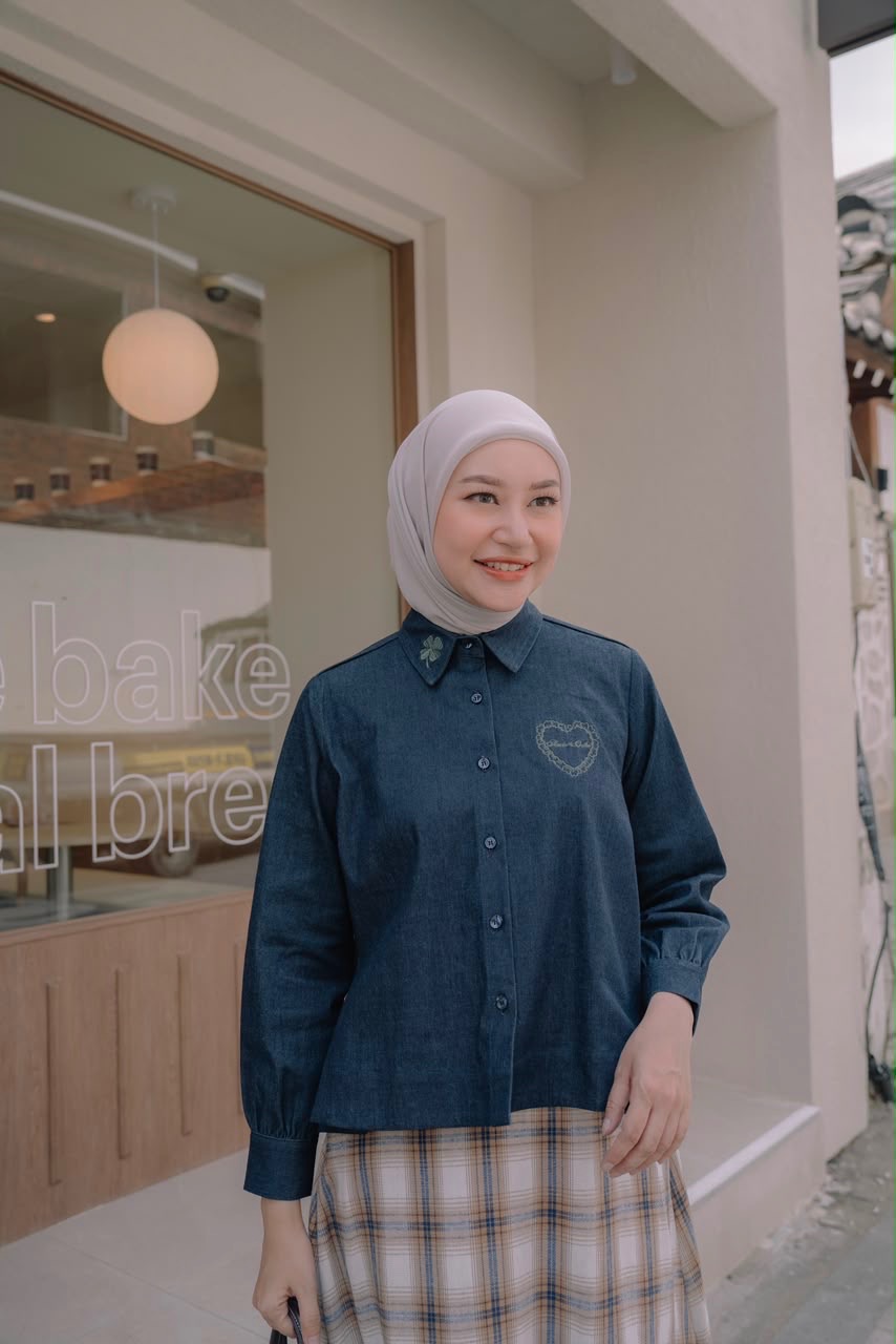 DENIM CLOVER TOP