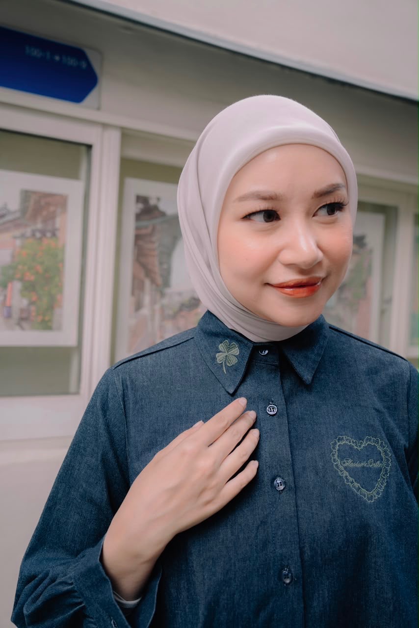 DENIM CLOVER TOP