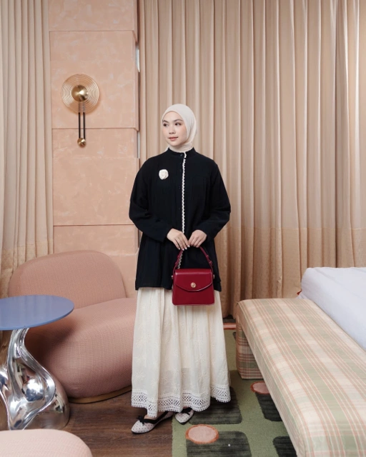 Image of Nona Black