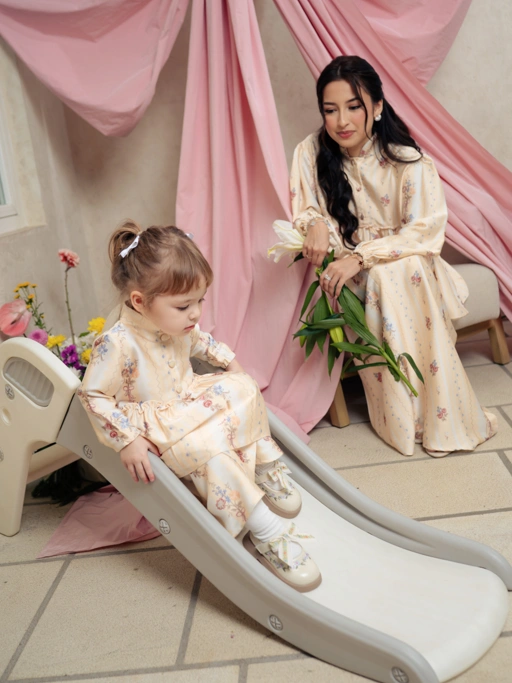 Image of Amarylis Girl (kids)