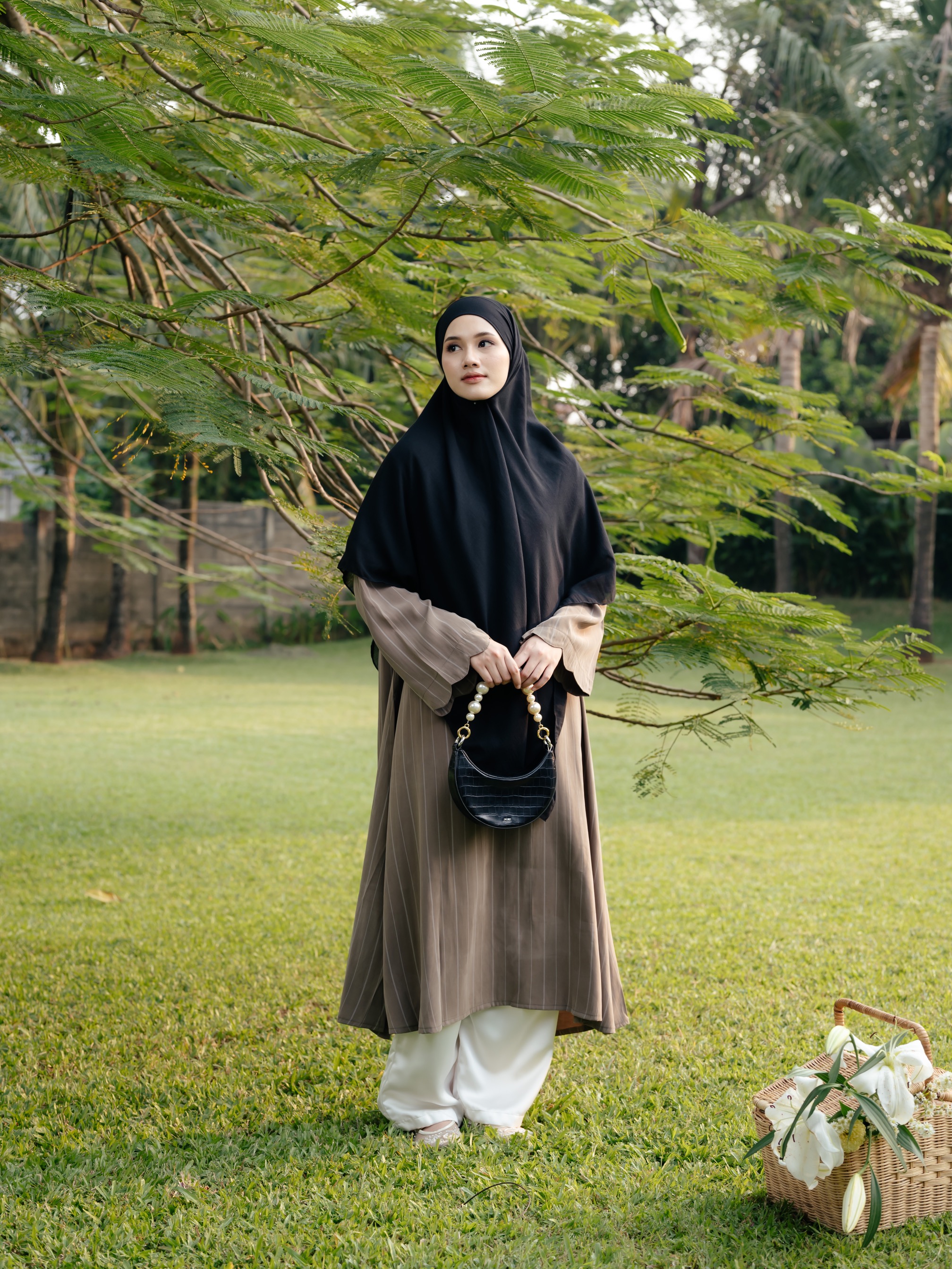 Luma Slit Abaya Stripe