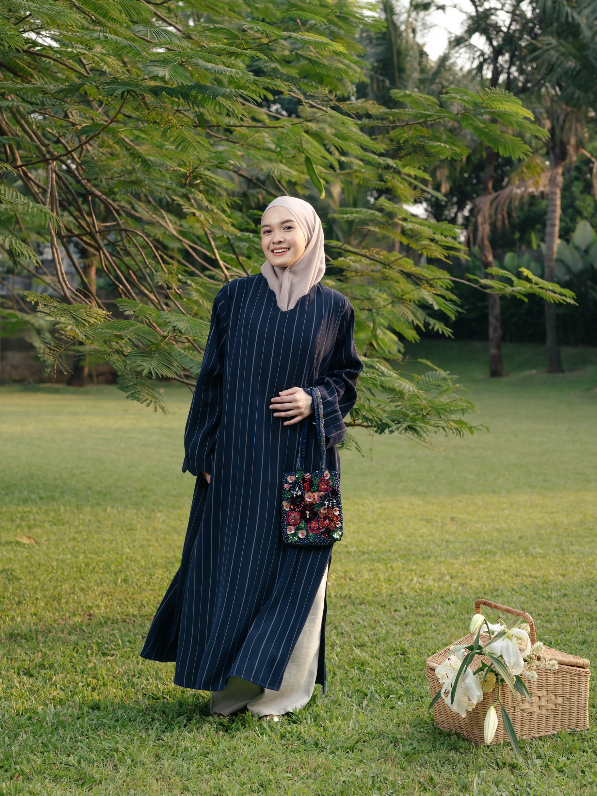 Luma Slit Abaya Stripe