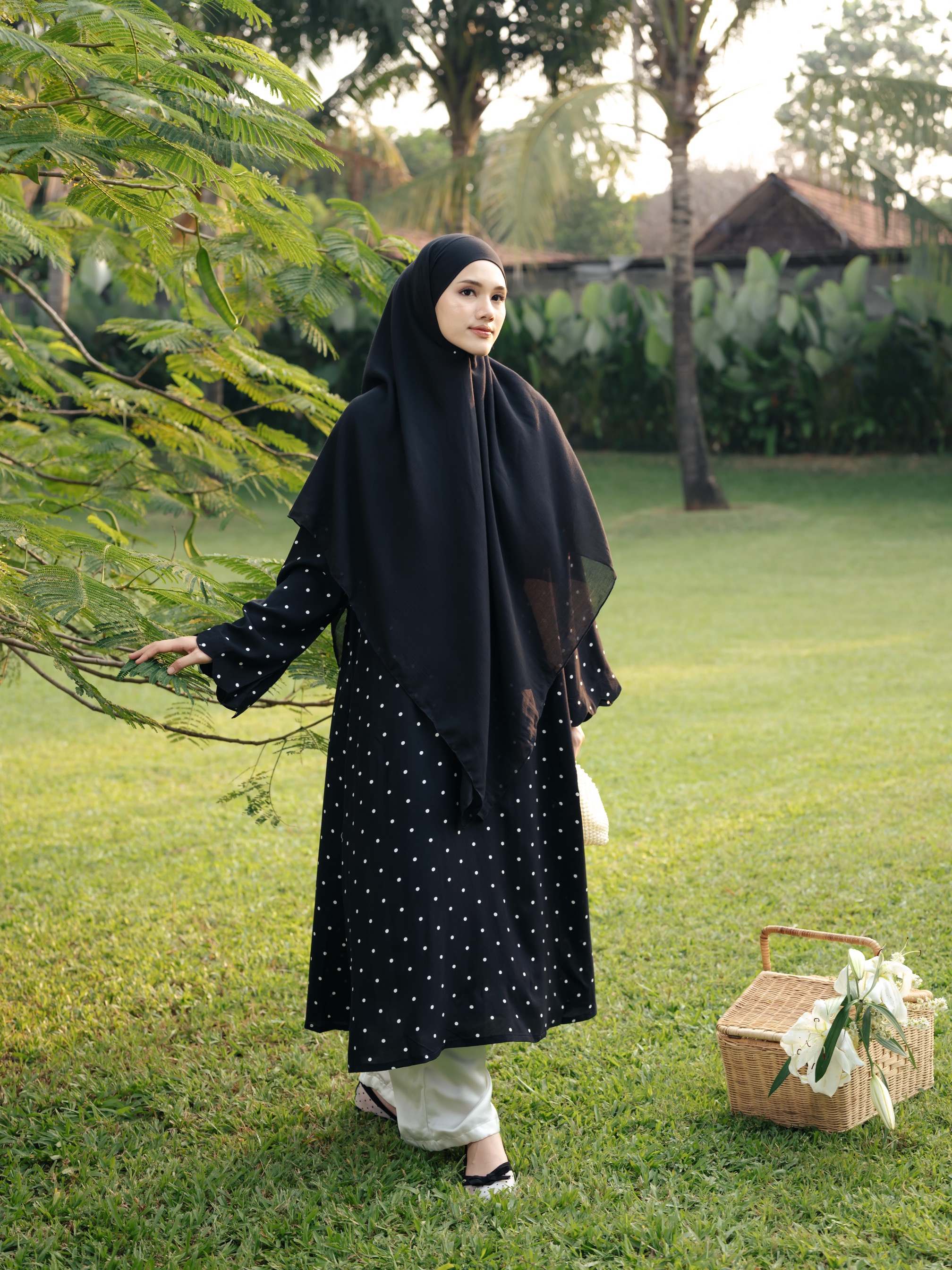 Luma Slit Abaya Polka