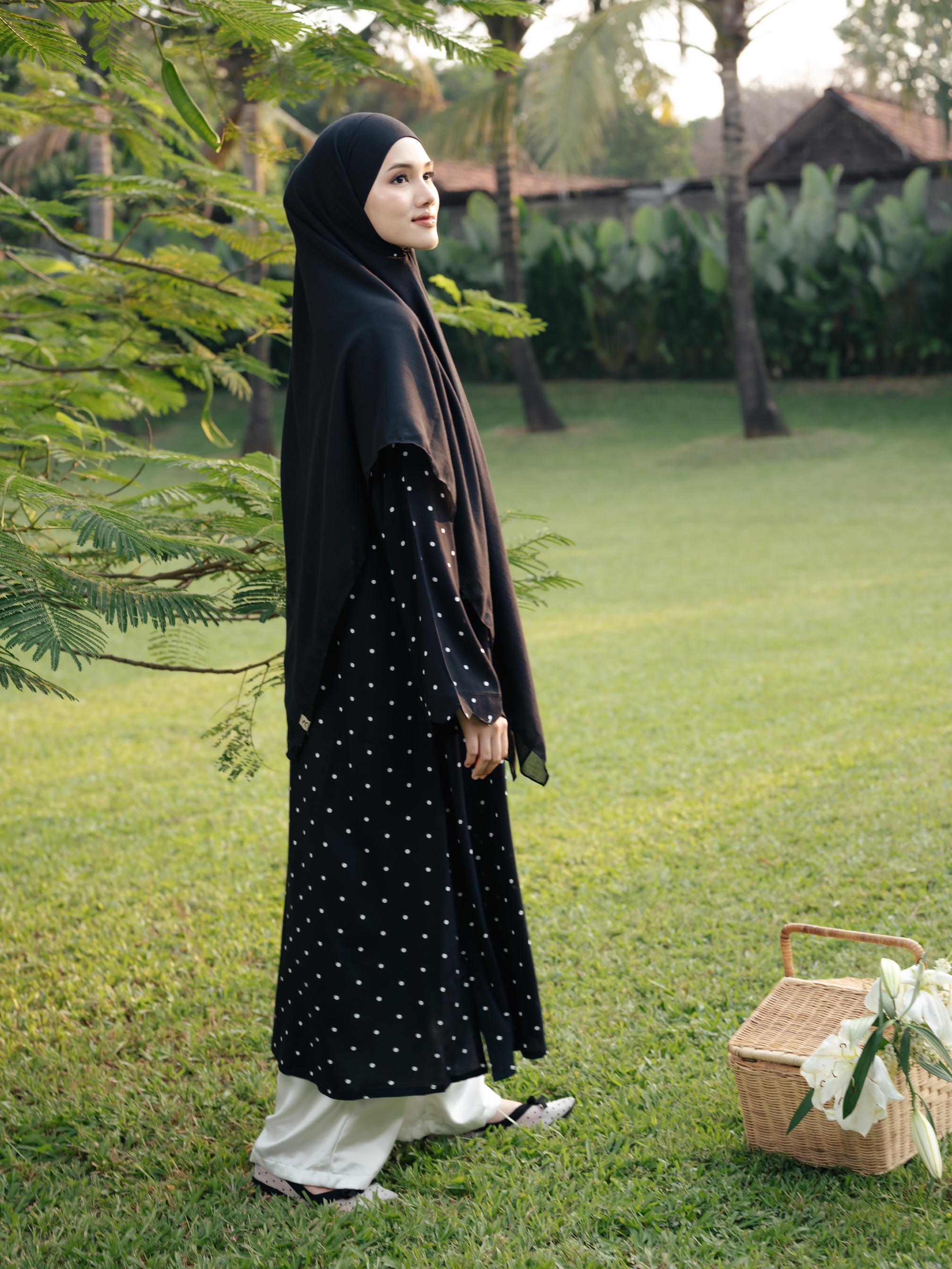 Luma Slit Abaya Polka