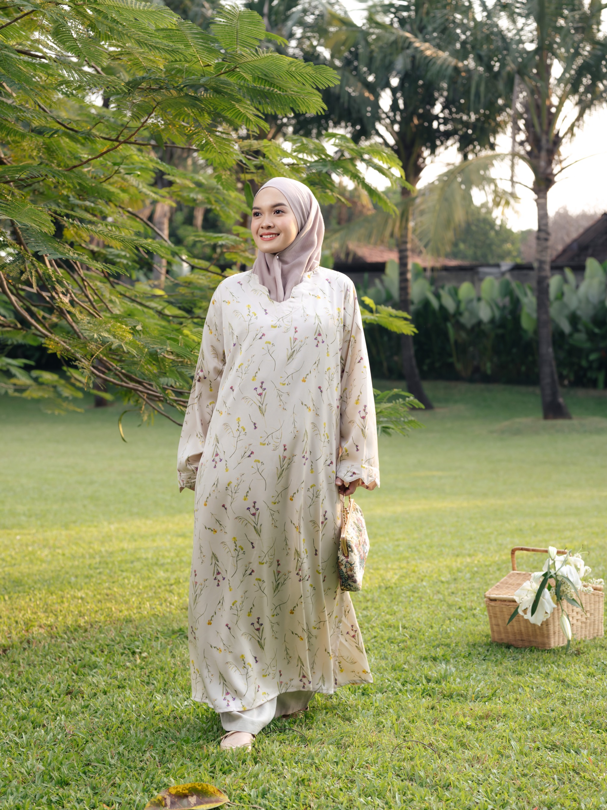 Luma Slit Abaya Garden