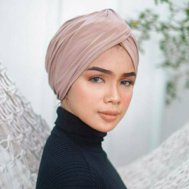 Turban Instant Winonamodest - Emilee turban. Turban Dewasa Aksen Silang, Bahan Jersey Stretch