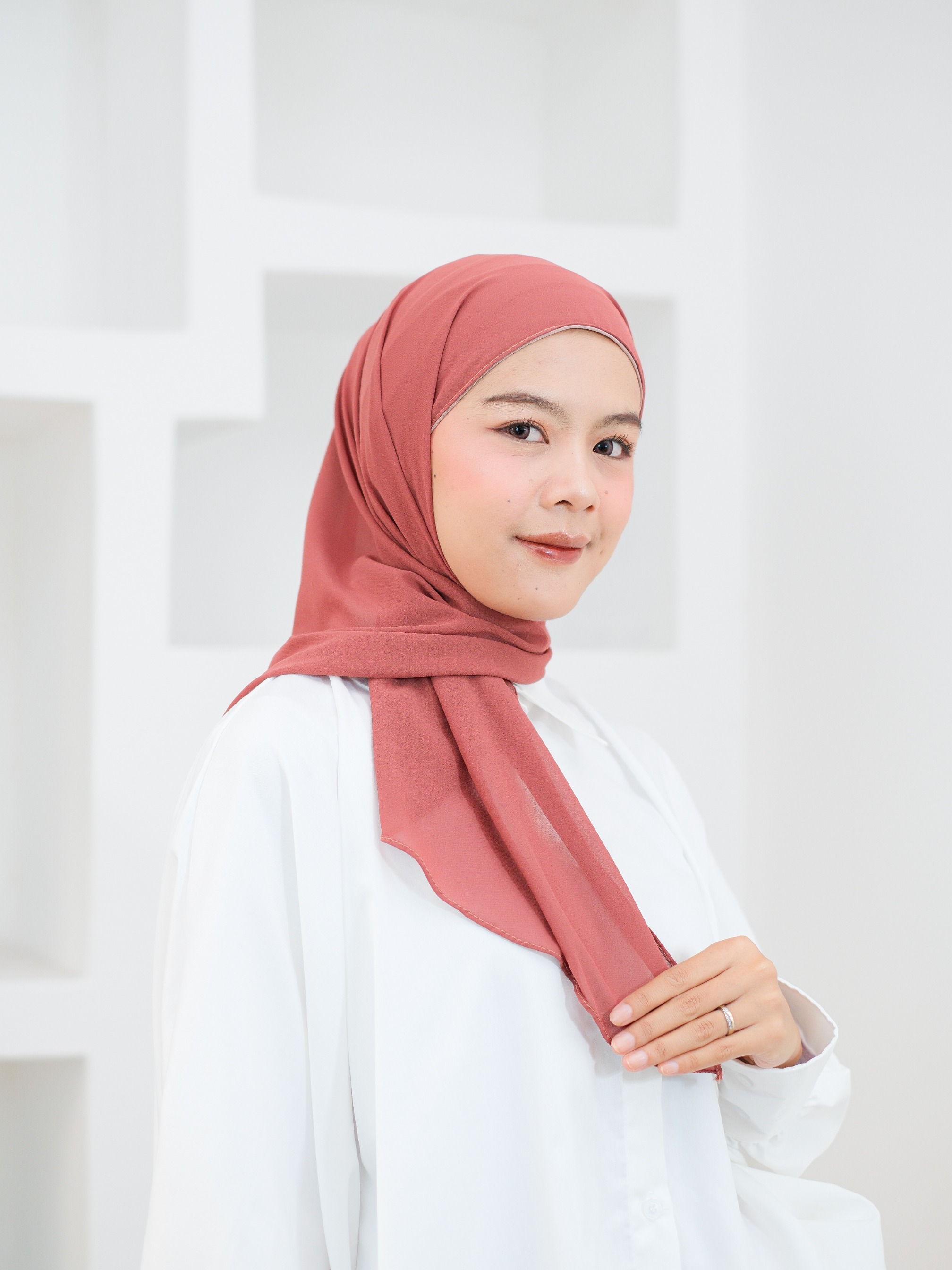 Hijab instant winonamodest - BE instant scarf with inner. Segiempat Instant Babydoll Ceruty.