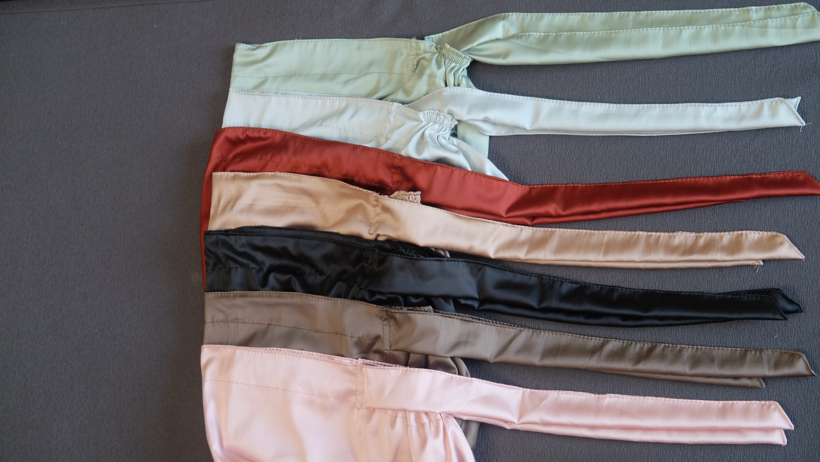 Winonamodest - Bundling Mou Satin Silk Pillowcase + Clement Double Sided Free Mini Satin Scrunchie
