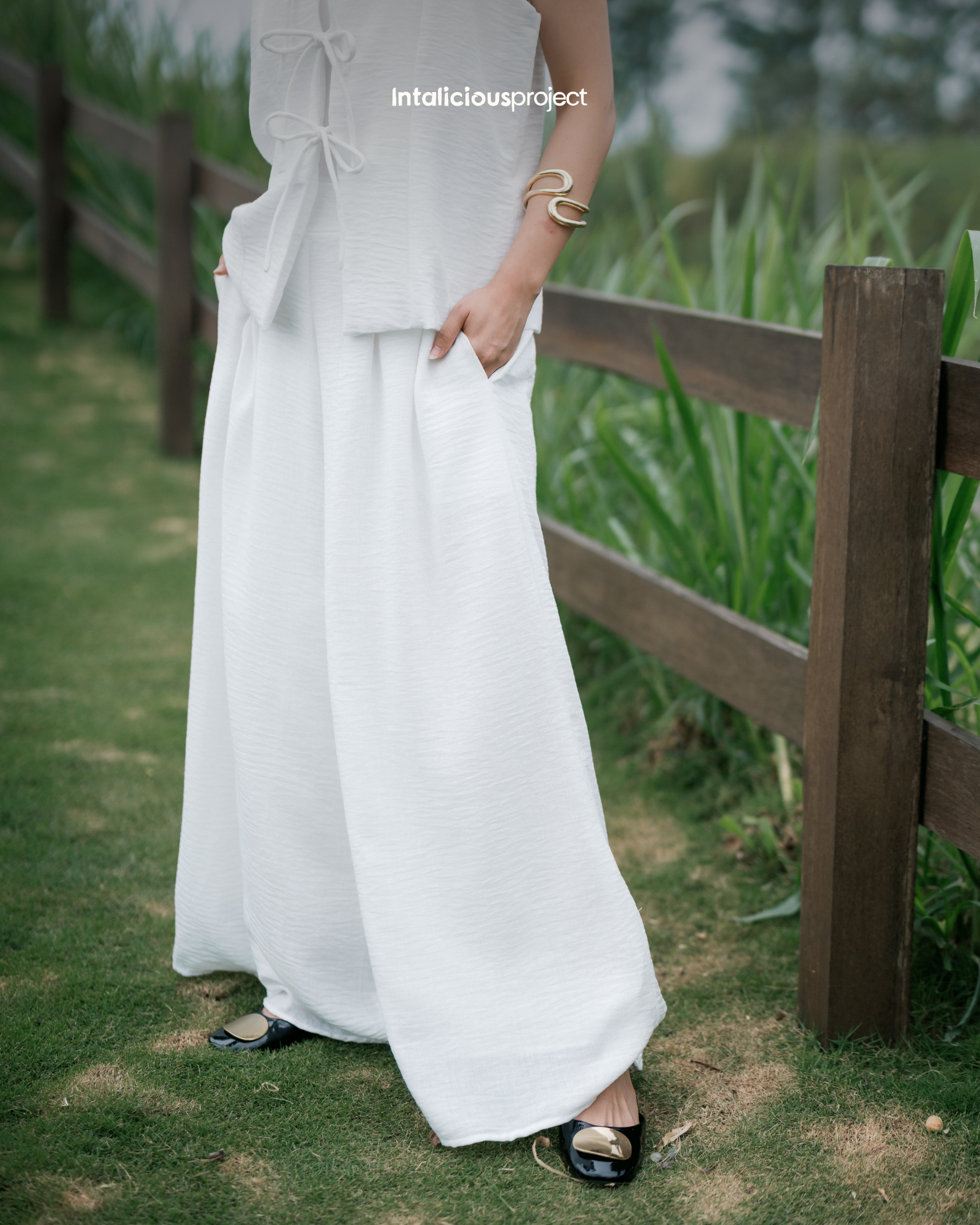 Intaliciousproject - Elodie Set in Porcelain