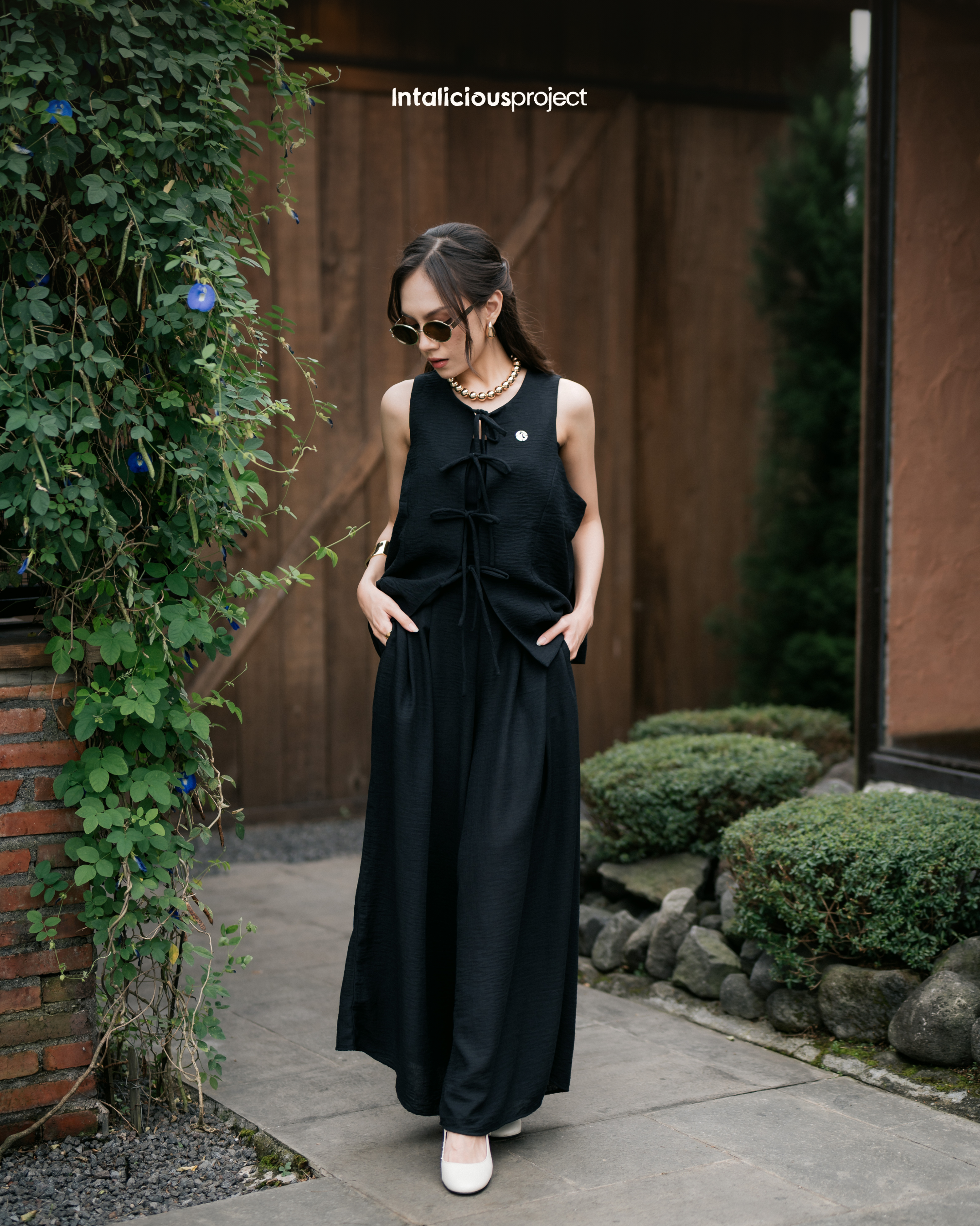 Intaliciousproject - Elodie Set in Onyx