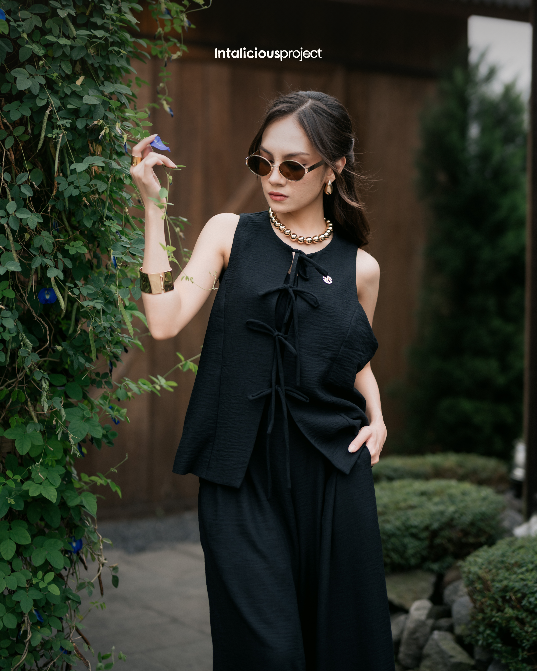 Intaliciousproject - Elodie Set in Onyx