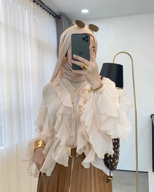 Image of Intaliciousproject- Sierra Blouse in Oatmeal