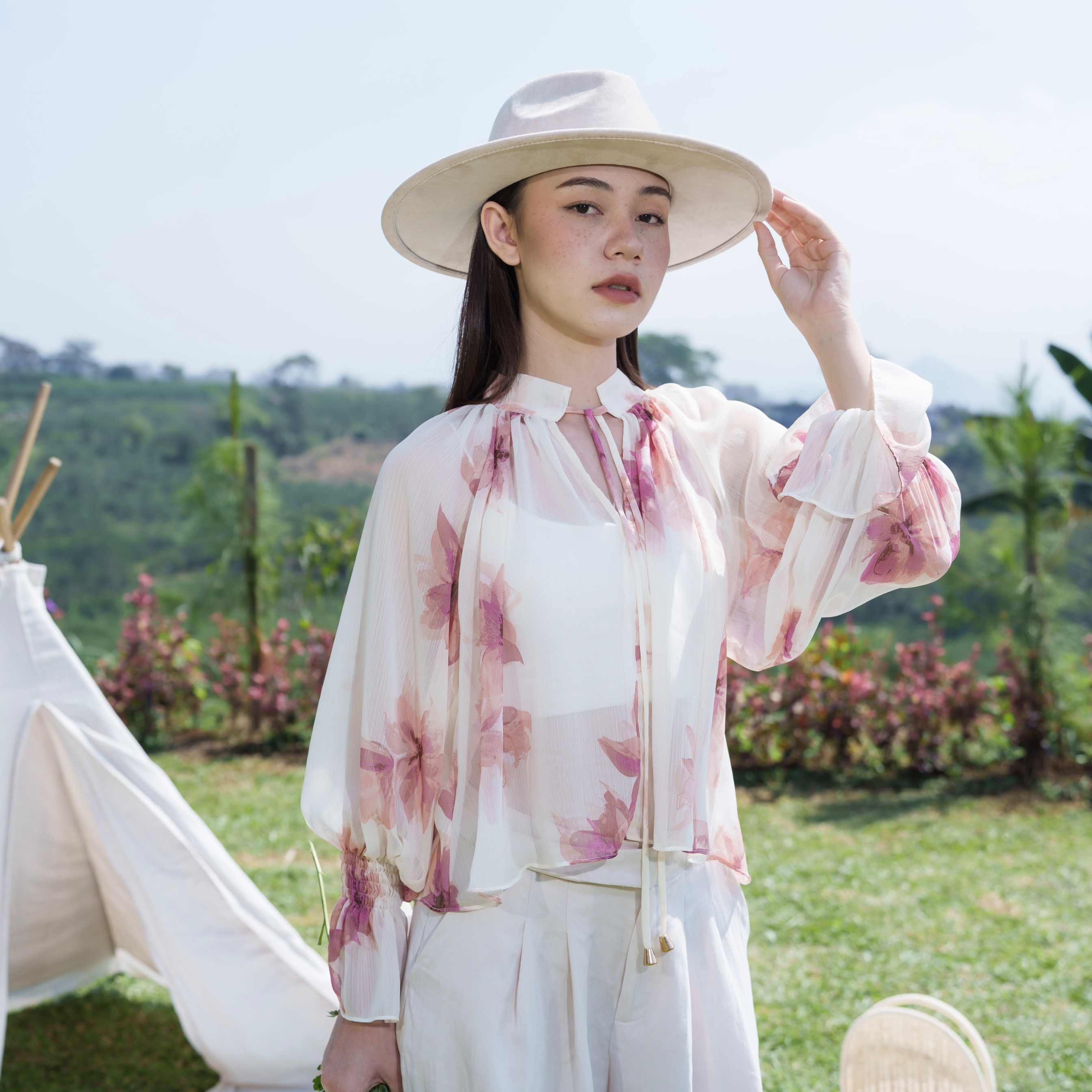 Intaliciousproject - Lea Blouse in Floral Blush