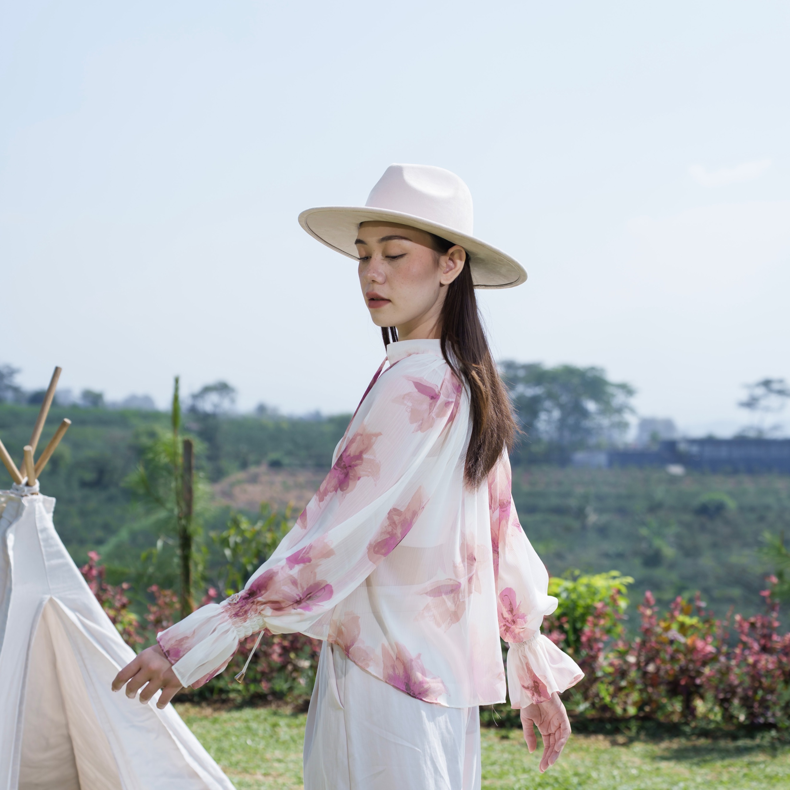 Intaliciousproject - Lea Blouse in Floral Blush