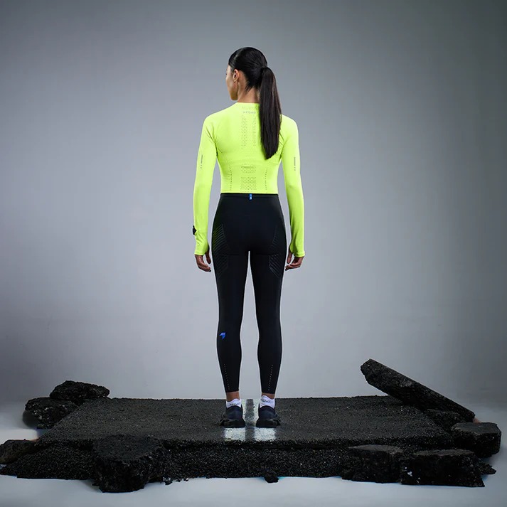 Women's QiFlow Fitted Crew LS
