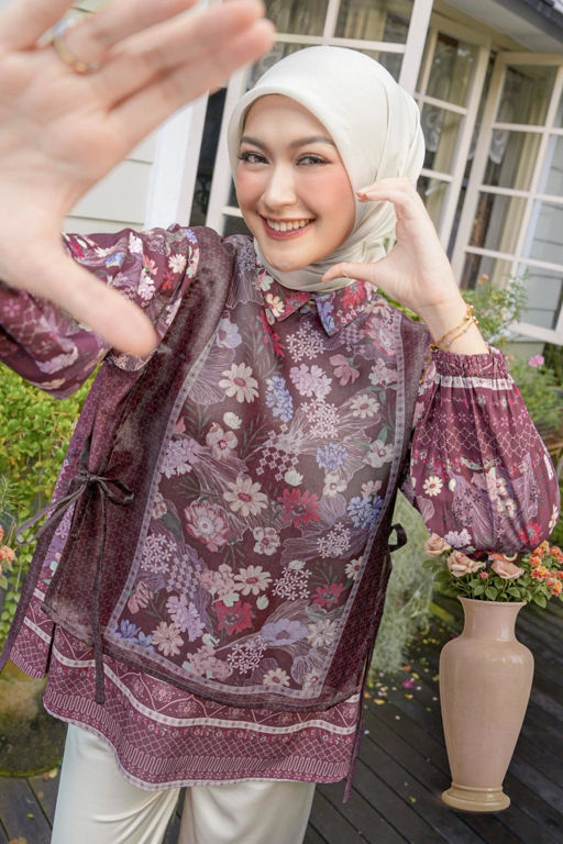 Image of Syahara Blouse by Kienka X Jihan Sahira Mahogany