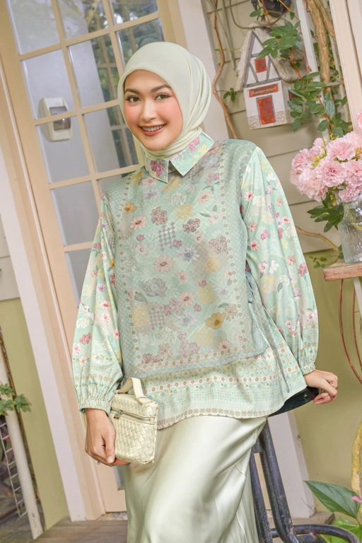 Image of Syahara Blouse by Kienka X Jihan Sahira Minty