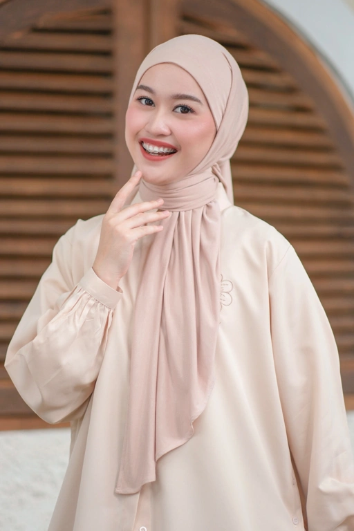 Image of Aisha Daily Pashmina Nude