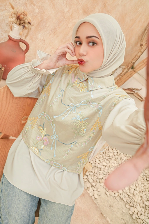 Image of Aletha Vest Beads Seafoam