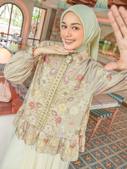 Image of Syafira Blouse Sage
