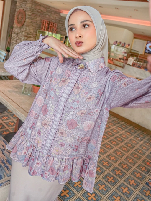 Image of Syafira Blouse Serenity