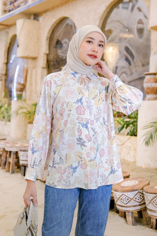 Image of Floria Daily Blouse Pristine