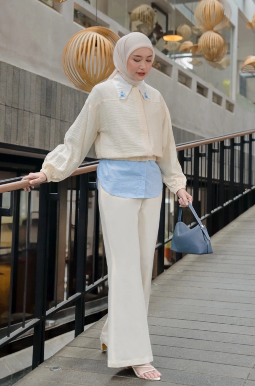 Image of Gia Flared Pants Broken White