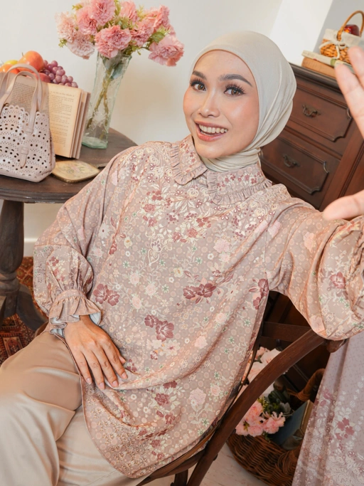 Image of Haura Blouse Chestnut