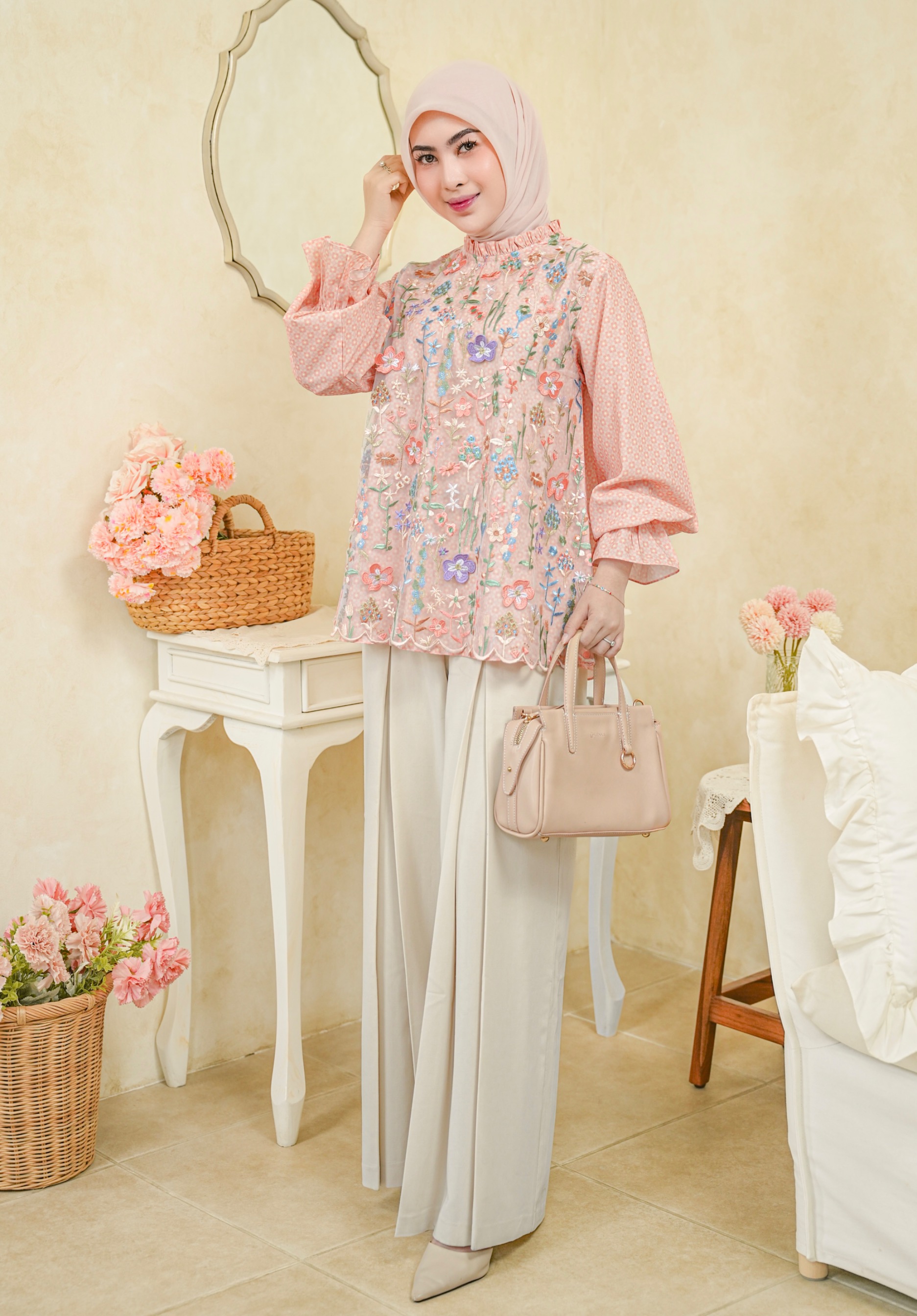 Elena Lace Blouse Fuzz