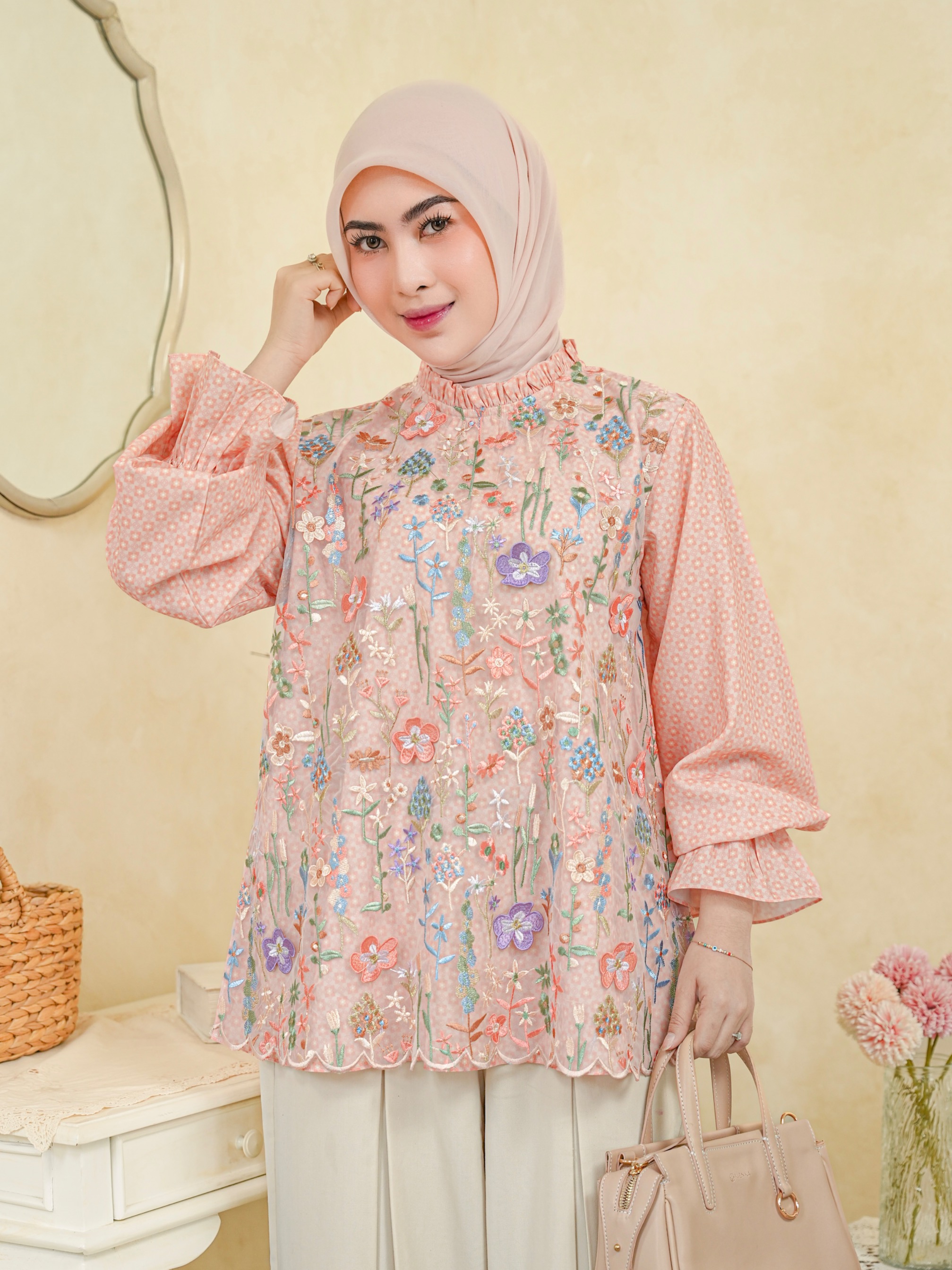 Elena Lace Blouse Fuzz
