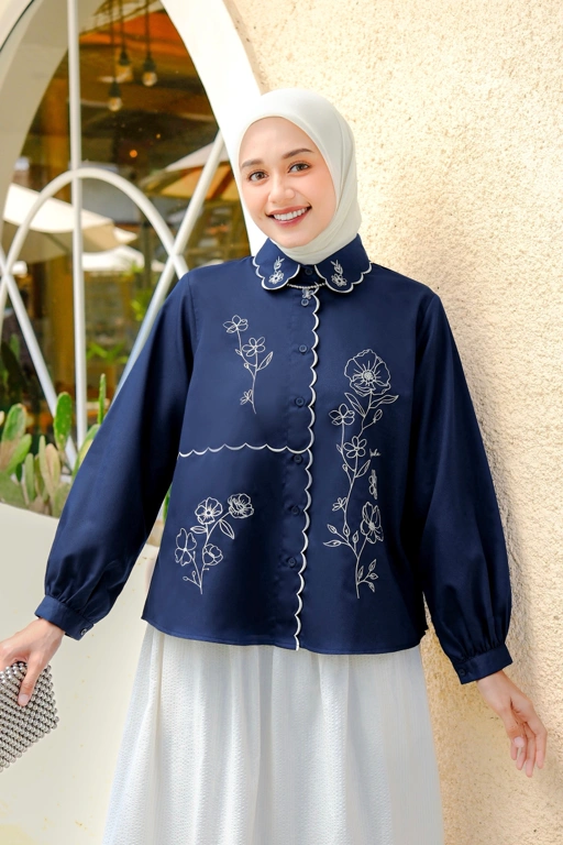 Image of Naira Embroidery Crop Shirt Indigo