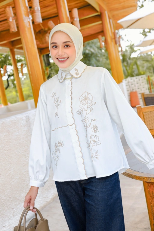 Image of Naira Embroidery Crop Shirt Pearl