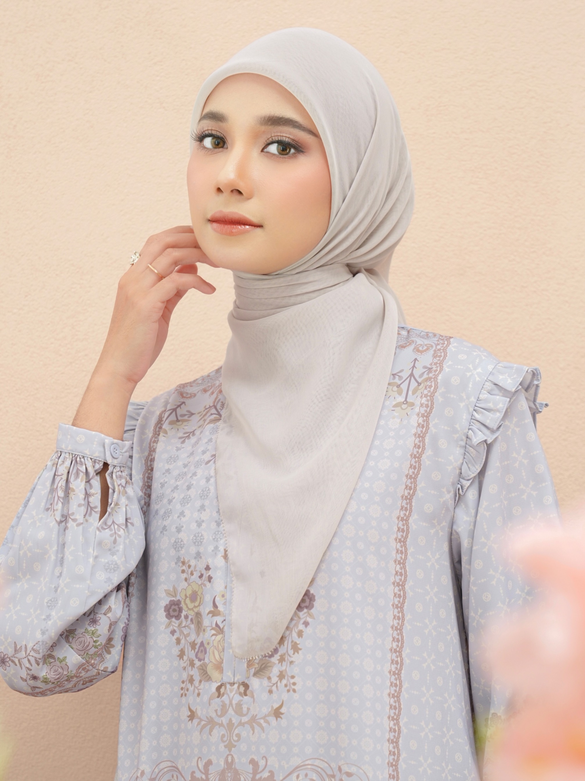 Gea Plain Hijab Ash