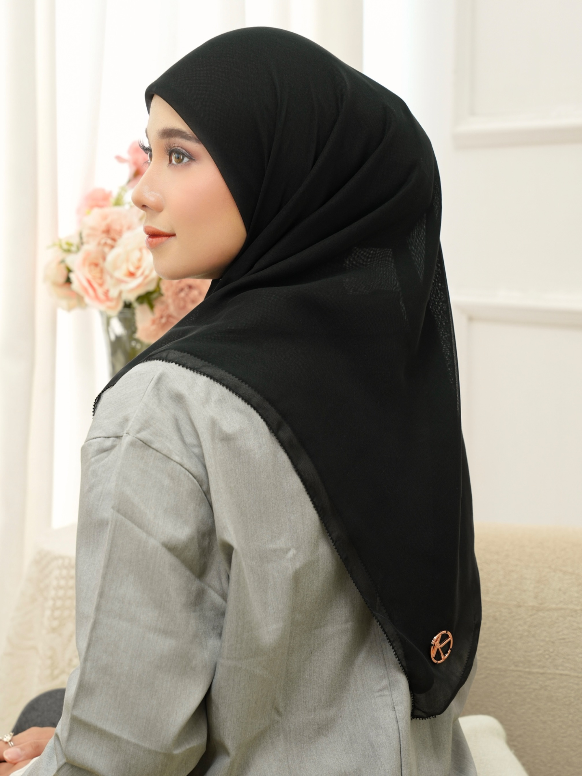 Gea Plain Hijab Black