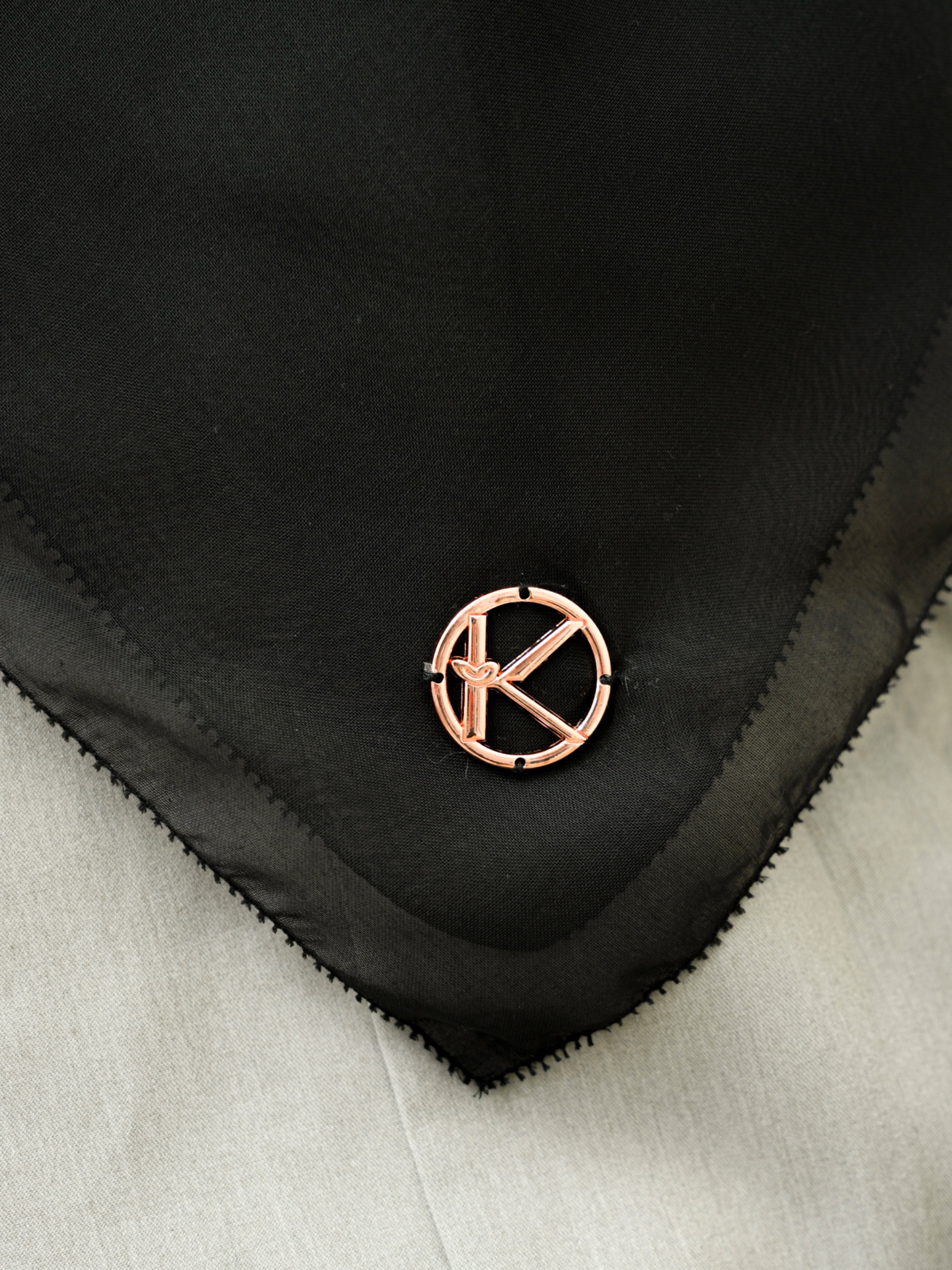 Gea Plain Hijab Black