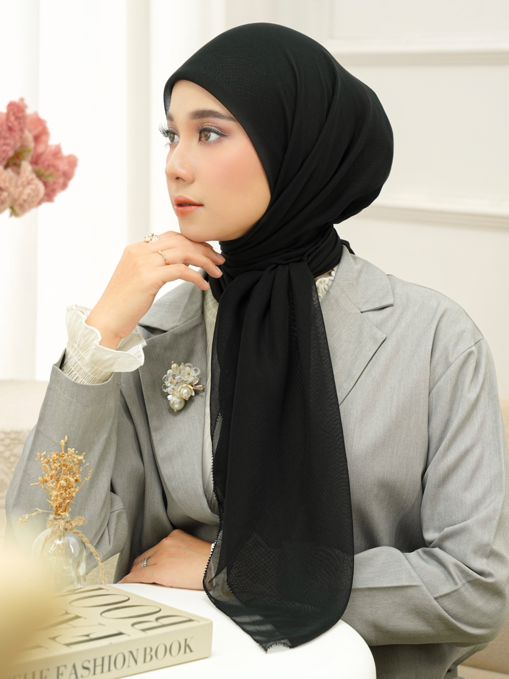 Gea Plain Hijab Black