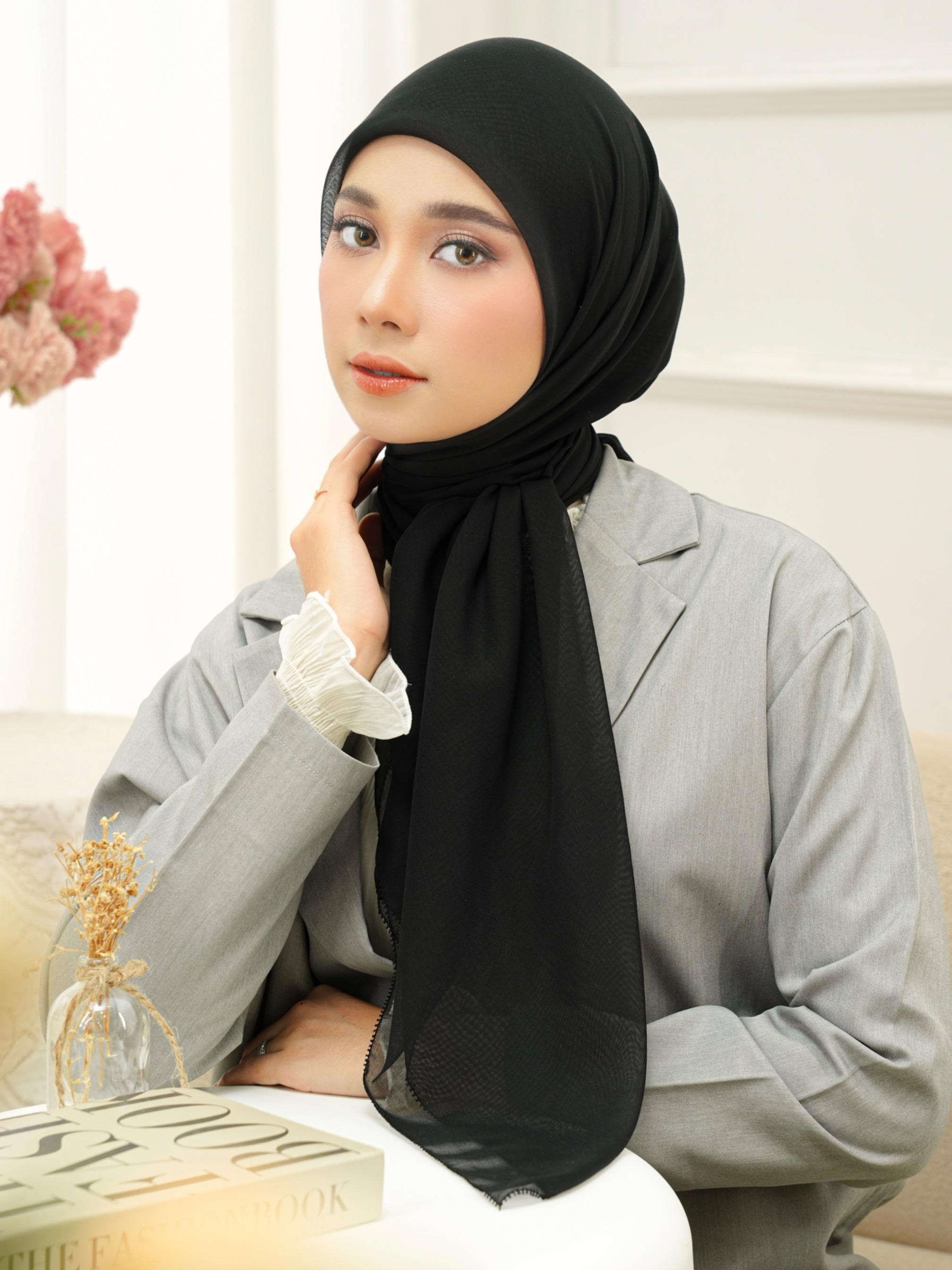Gea Plain Hijab Black