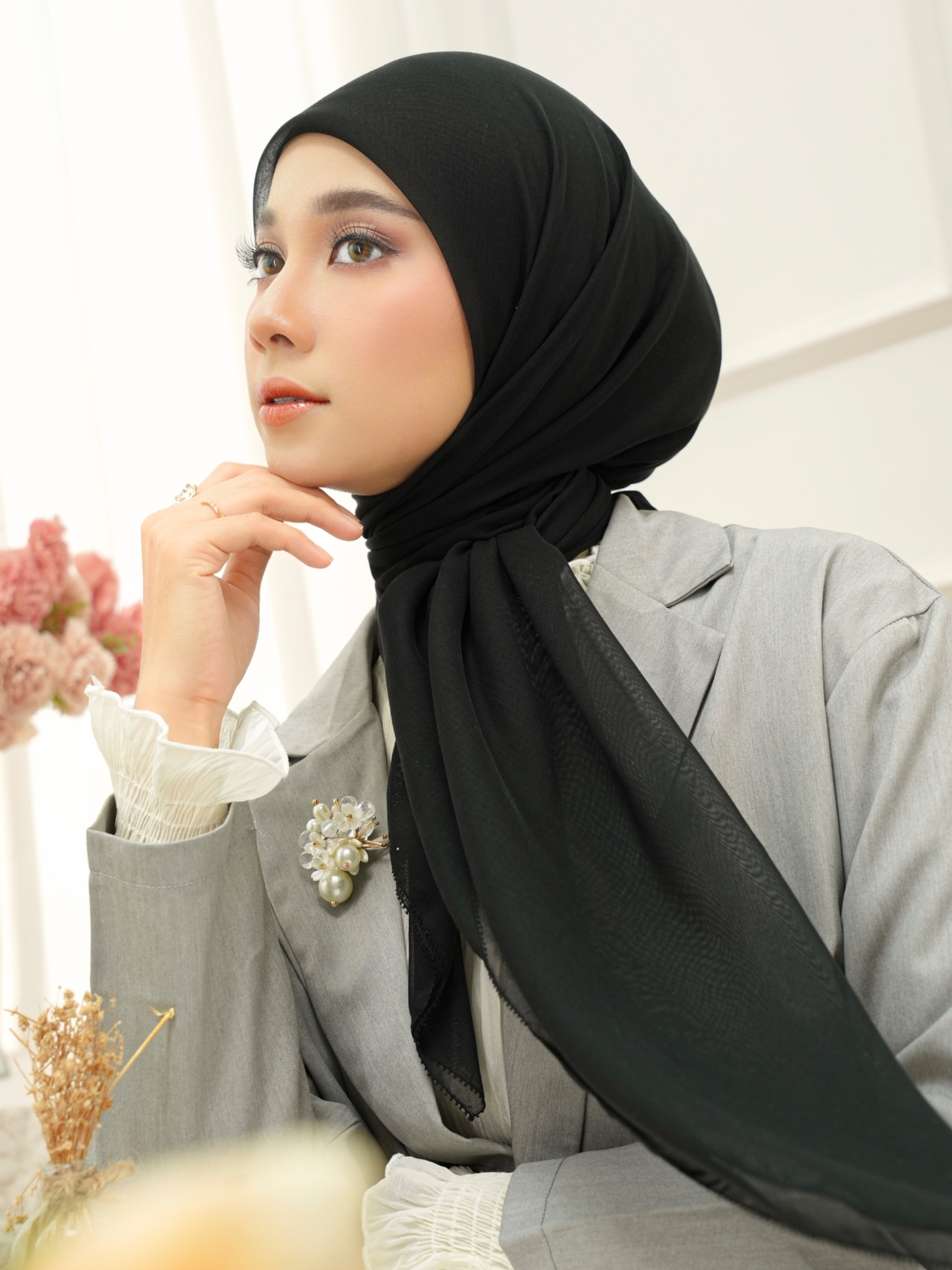 Gea Plain Hijab Black